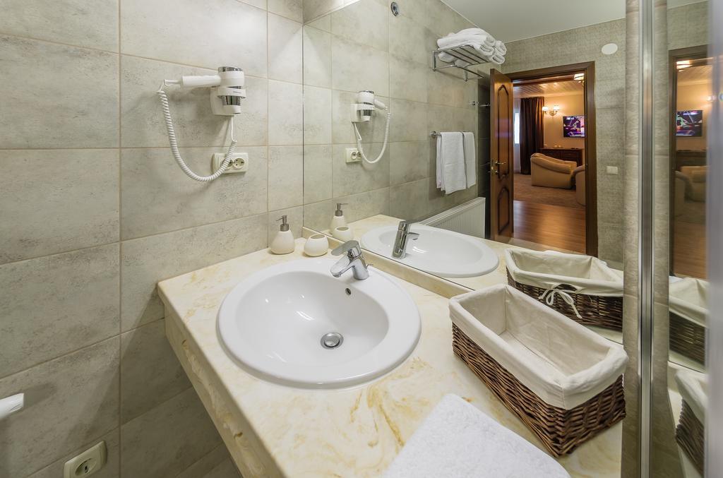 Апарт-Отель 5 Каминов Yasinya Room photo
