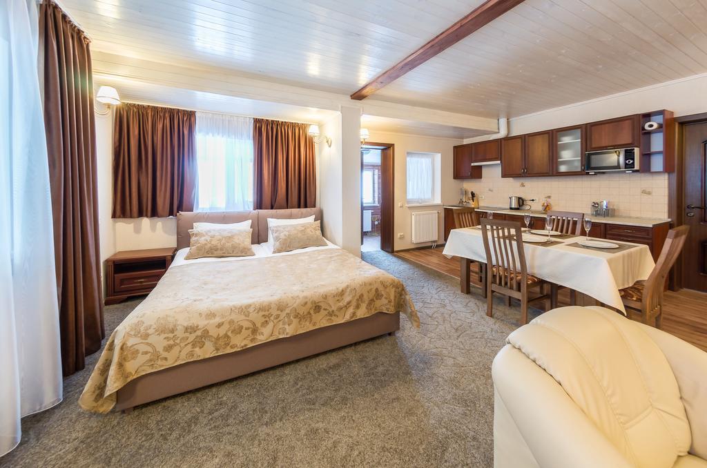 Апарт-Отель 5 Каминов Yasinya Room photo