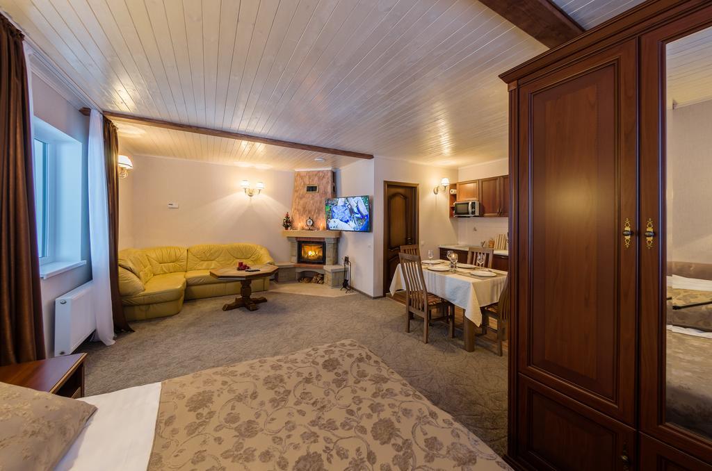 Апарт-Отель 5 Каминов Yasinya Room photo